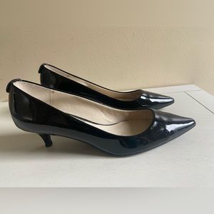Michael Kors patent leather kitten he pumps